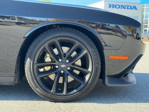 Used 2019 Dodge Challenger R/T Scat Pack w/ Stars & Stripes Edition image 37