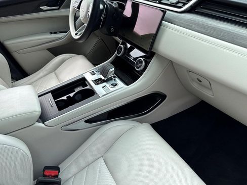 Used 2022 Jaguar F-PACE S AWD/4WD image 33