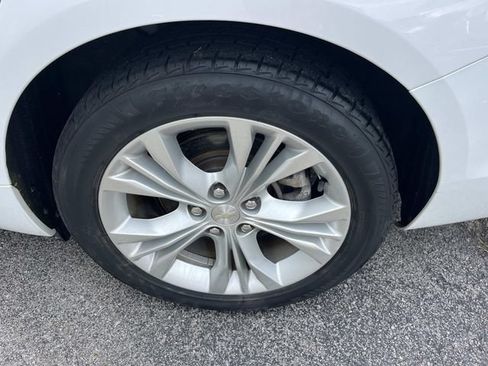 Used 2014 Chevrolet Impala LT w/ Convenience Package FWD image 11