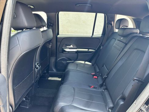 Used 2024 Mercedes-Benz GLB 250 image 27
