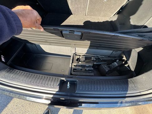 Used 2018 Kia Sorento LX Sport Utility 4D image 37