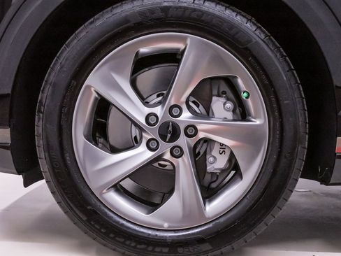 Certified 2026 Genesis GV70 2.5T Advanced image 27