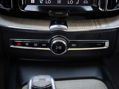 Used 2022 Volvo XC60 B5 Inscription w/ Advanced Package AWD/4WD image 42