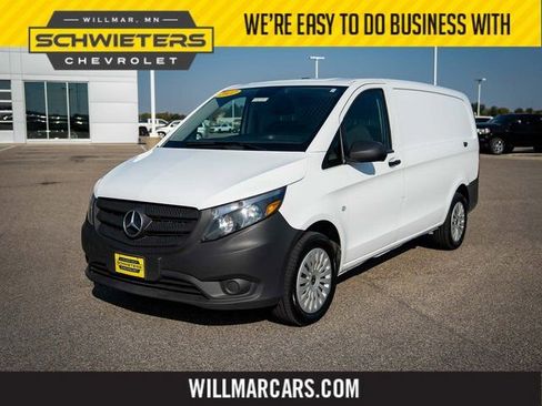 Used 2022 Mercedes-Benz Metris image 1