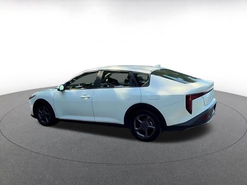 Used 2025 Kia K4 FWD image 10