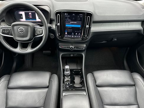 Certified 2025 Volvo XC40 B5 Plus AWD/4WD image 14