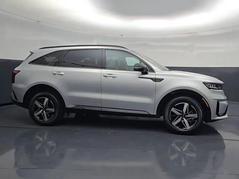 Used 2022 Kia Sorento S w/ Panoramic Sunroof Package FWD image 8