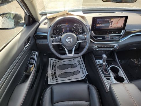 Used 2024 Nissan Altima 2.5 SR w/ SR Premium Package image 10