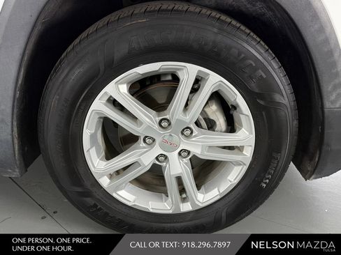 Used 2021 GMC Terrain SLE FWD image 14