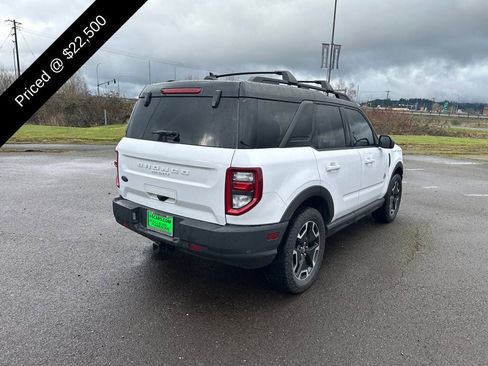 Used 2021 Ford Bronco Sport Outer Banks w/ Outer Banks Package image 3