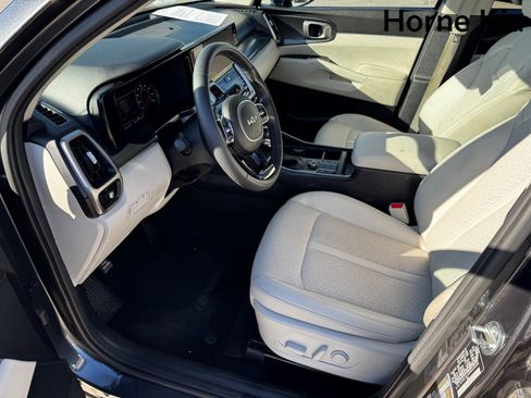 Certified 2023 Kia Sorento S w/ Panoramic Sunroof Package image 9