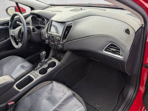 Used 2017 Chevrolet Cruze LT w/ Sun And Sound Package FWD image 18