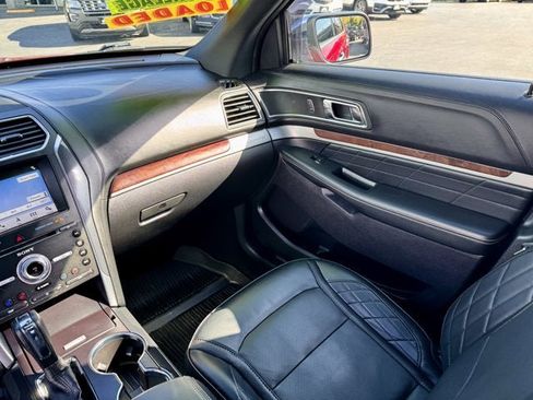 Used 2018 Ford Explorer Platinum AWD/4WD image 20