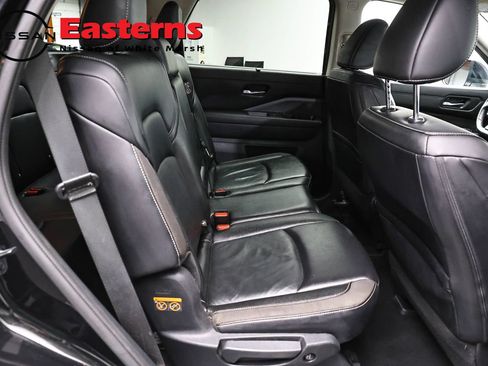 Used 2023 Nissan Pathfinder SL AWD/4WD image 22