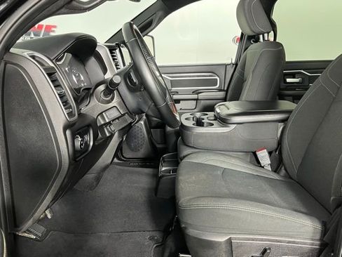 Used 2024 RAM 2500 Big Horn w/ Sport Appearance Package image 24