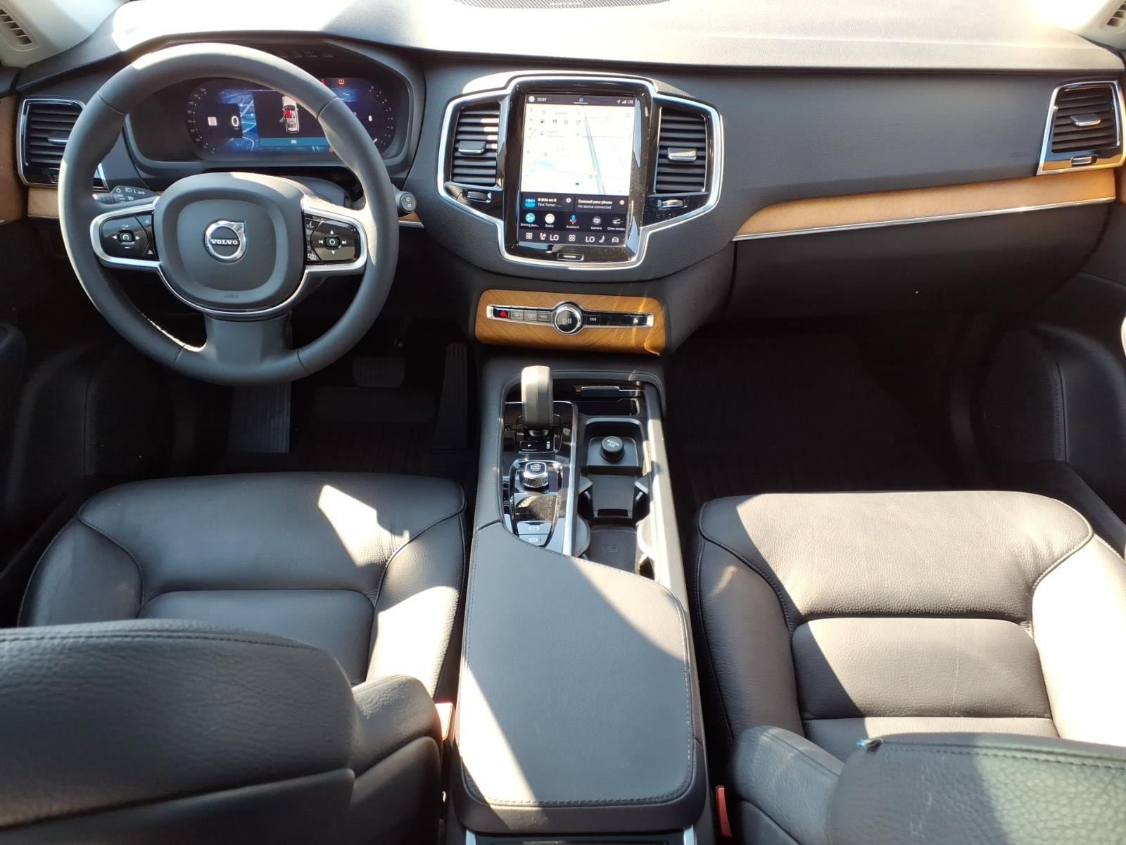 Used 2023 Volvo XC90 B6 Plus w/ Protection Package Premier AWD/4WD image 12