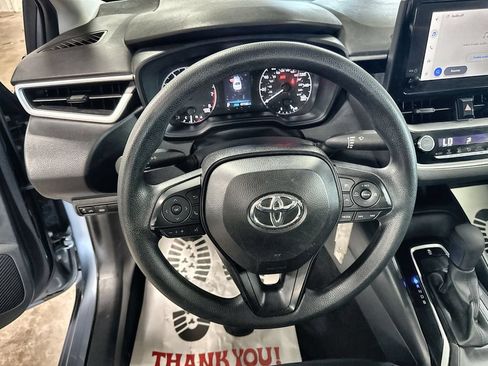 Used 2025 Toyota Corolla LE FWD image 17