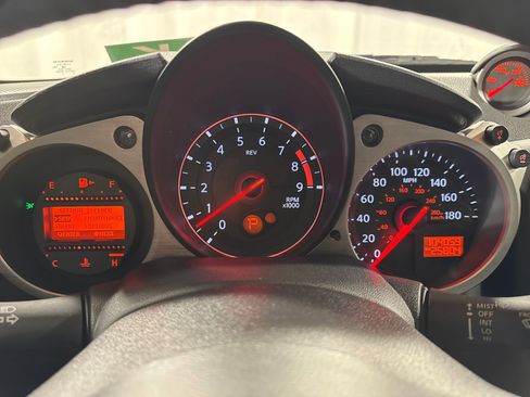 Used 2015 Nissan 370Z Coupe RWD image 20