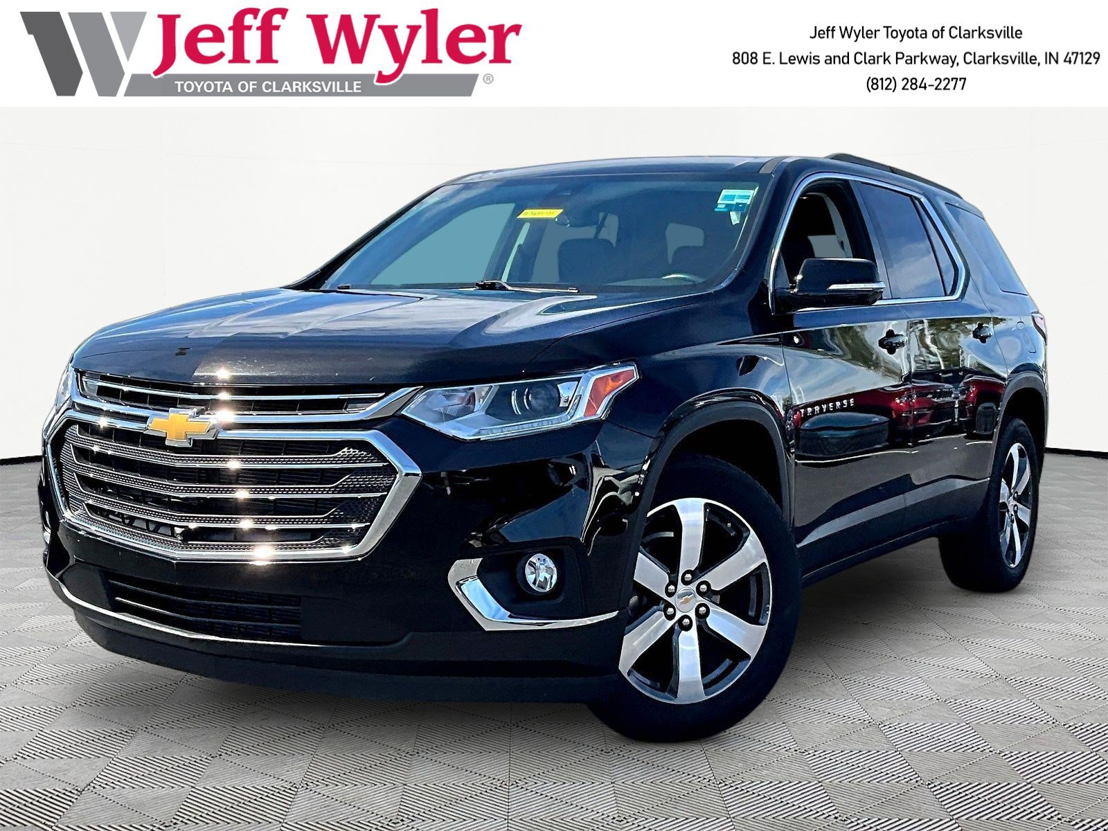 Used 2020 Chevrolet Traverse LT w/ LT Premium Package FWD image 1