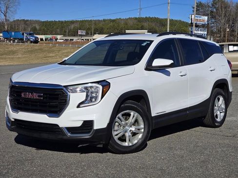 Used 2023 GMC Terrain SLE w/ Driver Convenience Package image 2