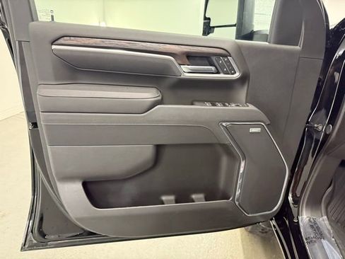 New 2025 GMC Sierra 2500 SLT image 13