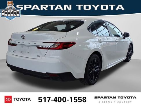 Used 2025 Toyota Camry SE image 7