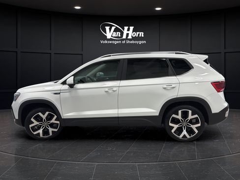 Used 2023 Volkswagen Taos SEL AWD/4WD image 6