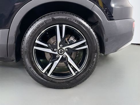 Certified 2025 Volvo XC40 B5 Core image 29