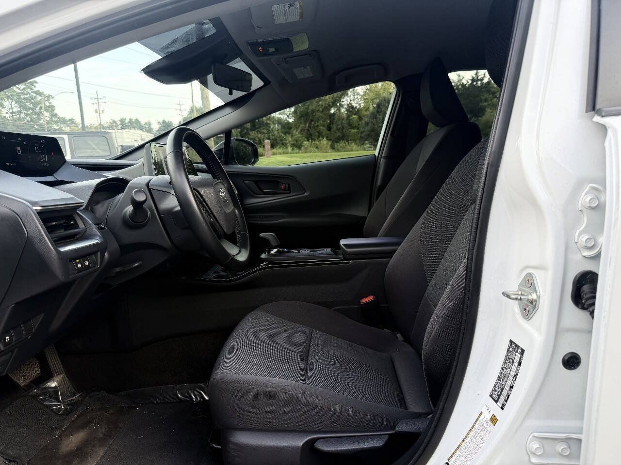 Used 2024 Toyota Prius LE FWD image 10