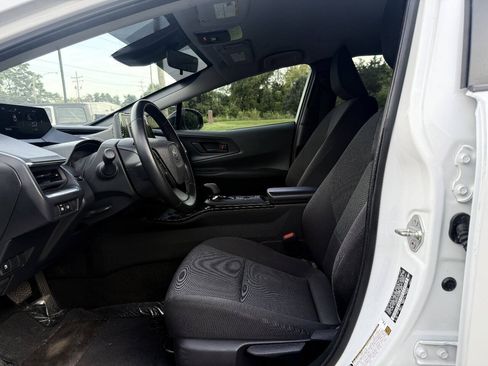 Used 2024 Toyota Prius LE FWD image 10