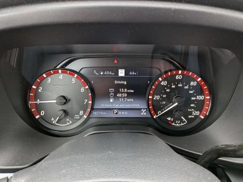 Used 2022 Nissan Titan PRO-4X w/ Pro-4x Convenience Package AWD/4WD image 10