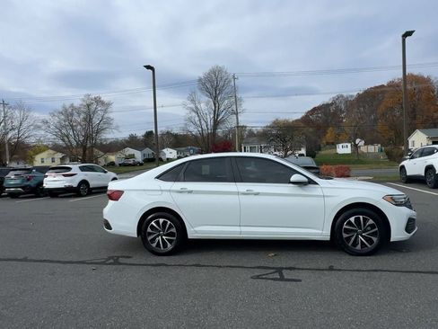 Used 2024 Volkswagen Jetta S image 8