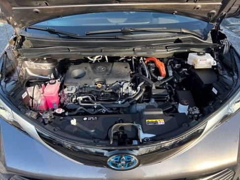 Used 2021 Toyota Sienna Platinum image 28