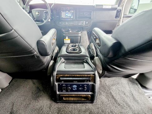 Used 2025 Chevrolet Express 2500 w/ Driver Convenience Package image 30