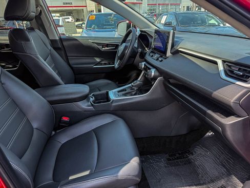 Certified 2025 Toyota RAV4 XLE Premium FWD image 17