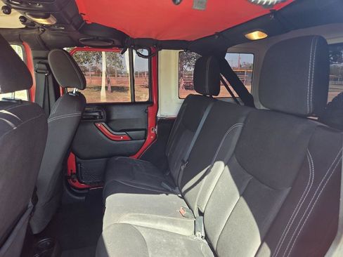 Used 2014 Jeep Wrangler Unlimited Sahara AWD/4WD image 11