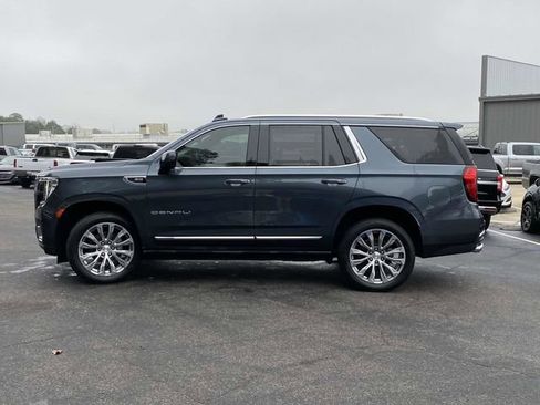 Used 2021 GMC Yukon Denali w/ Denali Premium Package image 7