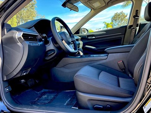 New 2025 Nissan Altima 2.5 SV image 8