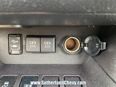 Used 2019 Toyota Highlander SE FWD image 34