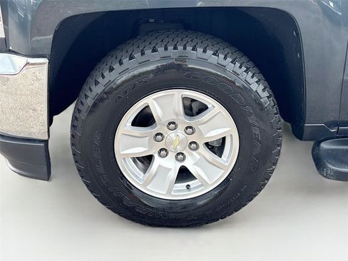 Used 2018 Chevrolet Silverado 1500 LT RWD image 28