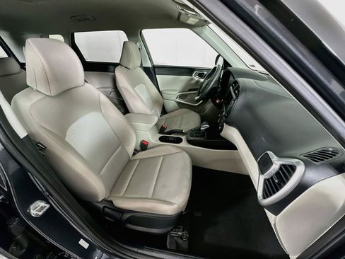 Used 2022 Kia Soul LX w/ Technology Package FWD image 29