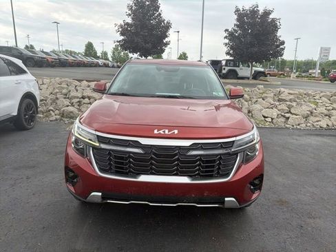 Used 2024 Kia Seltos S AWD/4WD image 2