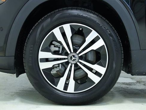 Used 2024 Mercedes-Benz GLB 250 4MATIC image 7