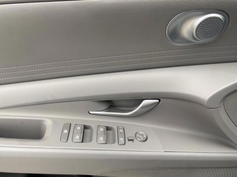 New 2026 Hyundai Elantra SE image 11