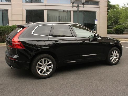 Used 2019 Volvo XC60 T5 Momentum w/ Multimedia Package AWD/4WD image 7