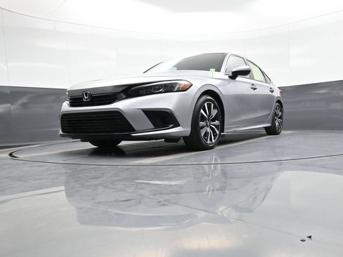 Certified 2022 Honda Civic EX image 25