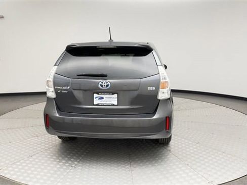 Used 2014 Toyota Prius V Three image 3
