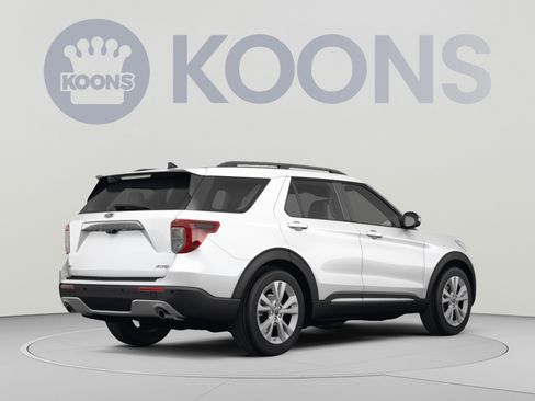 Used 2022 Ford Explorer XLT w/ Equipment Group 202A AWD/4WD image 4