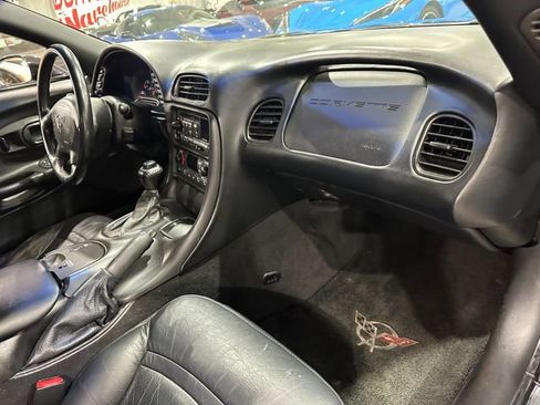 Used 2002 Chevrolet Corvette Convertible w/ Preferred Equipment Group2 image 9