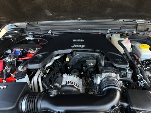 Used 2019 Jeep Wrangler Unlimited Sport S image 63